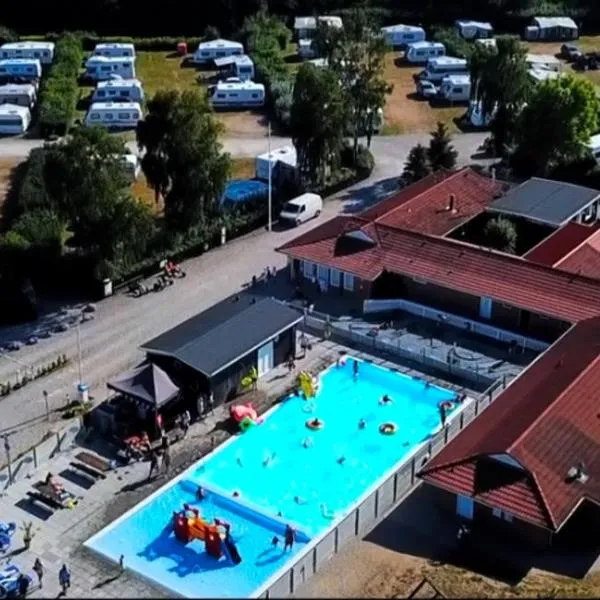 Dronningmølle Strand Camping，位于德隆宁莫勒的酒店