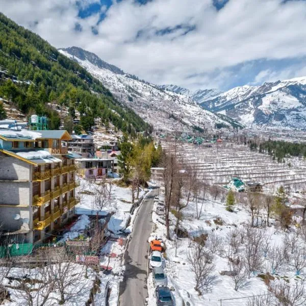 Vyas Vatika a wooden exotic Resort Near Old Manali，位于马拉里的酒店