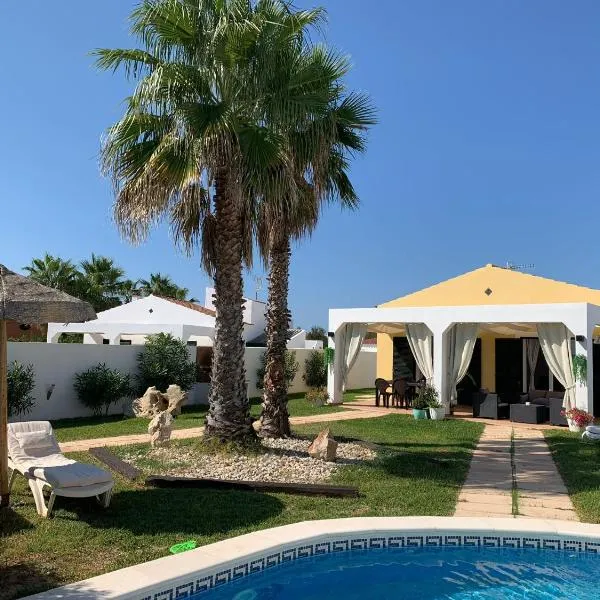 Chalet con piscina en Menorca，位于卡兰博希的酒店