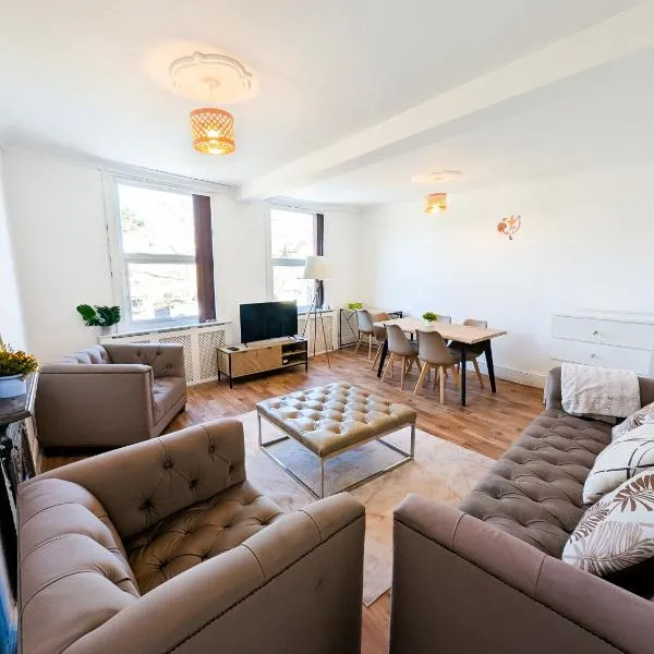 Budget 2BDR apartment 6PPL，位于泰丁敦的酒店