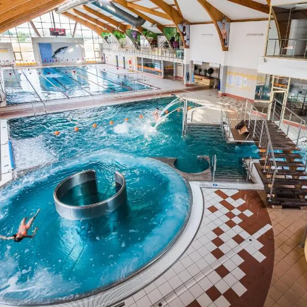 Hotel i Aquapark Olender，位于Mała Nieszawka的酒店