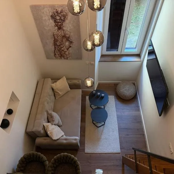 Apartment Castanea, Lovran, Opatija riviera，位于洛夫兰的酒店