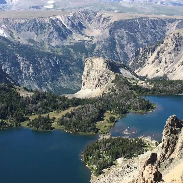 A Wilderness Retreat - Your Gateway to Yellowstone，位于科迪的酒店