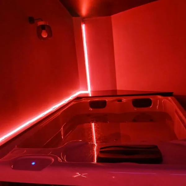 La chambre des plaisirs secrets，位于Manduel的酒店