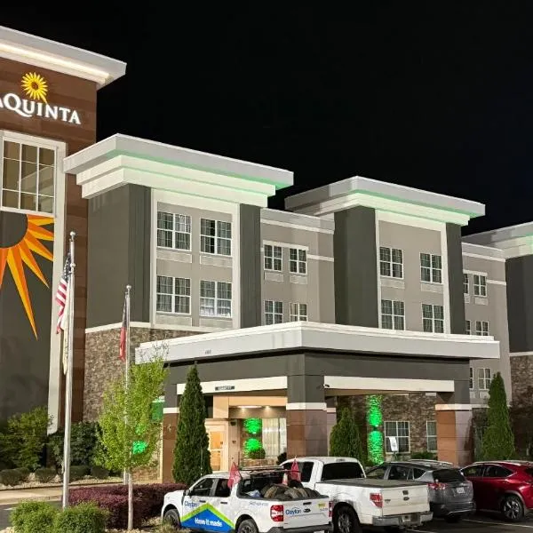 La Quinta by Wyndham Forsyth，位于福赛斯的酒店