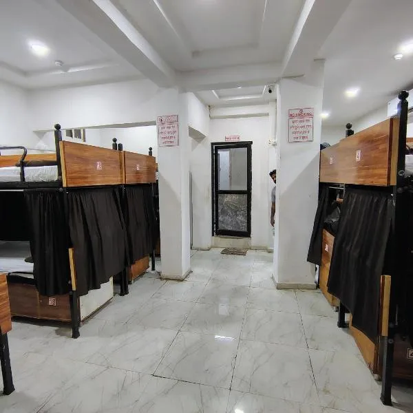aaram ac dormitory，位于艾哈迈达巴德的酒店