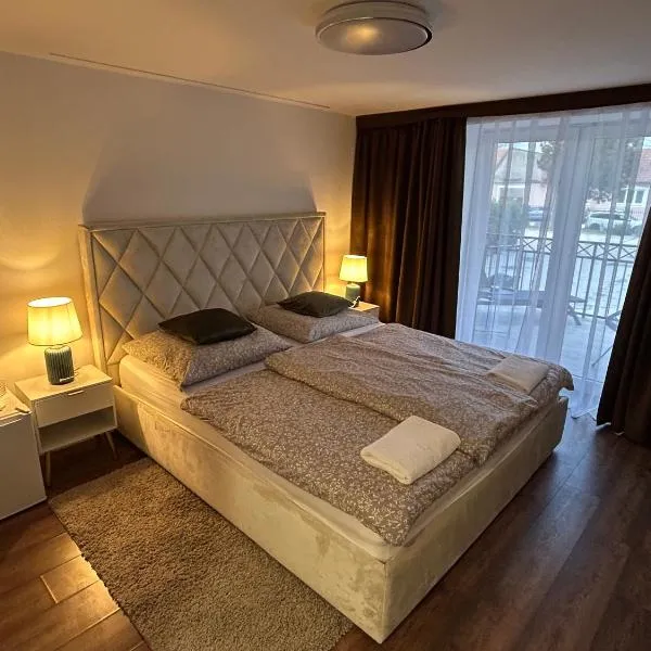 Apartments ZARA-Premium Only Room，位于什图罗沃的酒店