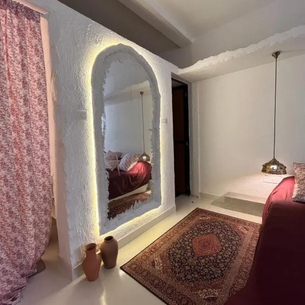 Tahom villas - Vagator Goa - Next to Market - 5mins beach，位于瓦加托的酒店