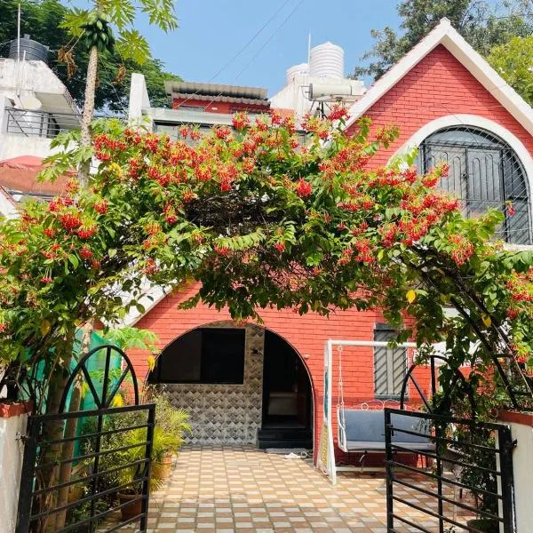 HOSTEL LIVHUB- Perfect stay for working professionals in Viman Nagar，位于浦那的酒店