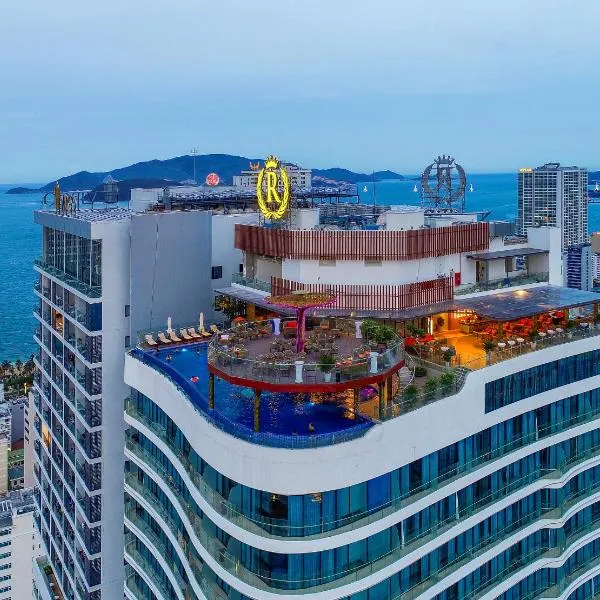 Regalia Gold Hotel，位于芽庄的酒店