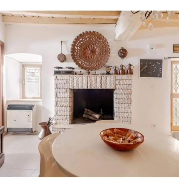 A casa di Asia nel Borgo Medievale，位于波焦莫亚诺的酒店