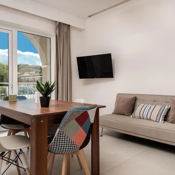 Katsaros Luxury Apts 5 min walk to beach，位于蒂锡利维的酒店