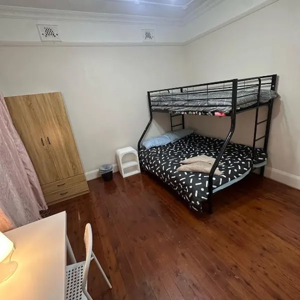 Comfortable Family Room in Central Location - EW1，位于悉尼的酒店
