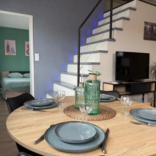 Loft, Studio and Love Rooms，位于Bourg-Saint-Christophe的酒店