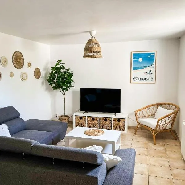 Appartement T3 avec jardin à 5km de la plage，位于塔尔诺斯的酒店