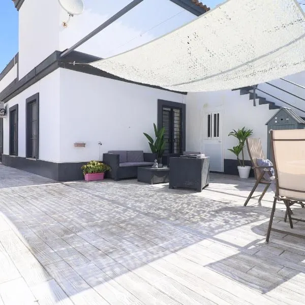 Casa Nao Santiago - Sanlúcar de Barrameda - Centro Playa，位于桑卢卡尔-德巴拉梅达的酒店