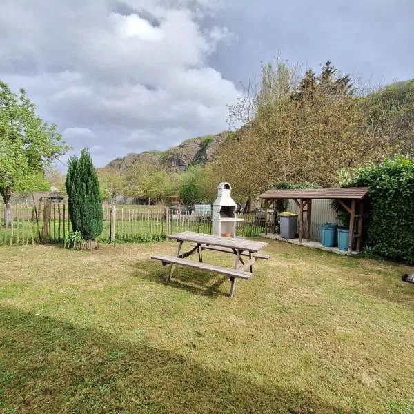 Relaxooz，位于Chooz的酒店