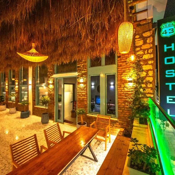 Vega 43 Hostel，位于萨兰达的酒店