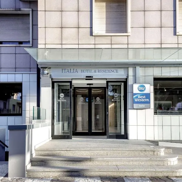 贝斯特韦斯特意大利公寓酒店，位于夸尔图-圣埃莱娜的酒店