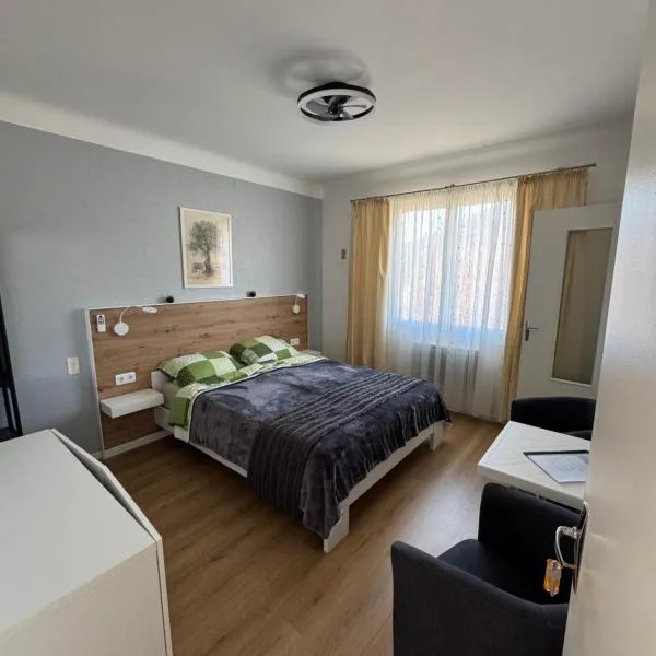 Bnb Castellane Chambre d'Hotes B&B，位于卡斯特拉讷的酒店