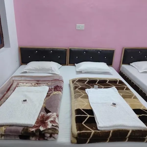 Hotel Namami Gange & Restaurant，位于Kedārnāth的酒店