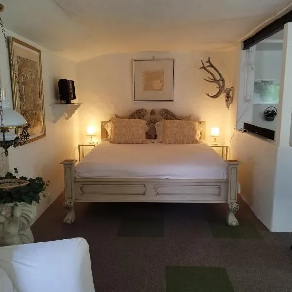 FORFATTERHUSET pris for 2 personer inkl morgenkomplet og adgang til 6 svømmehaller，位于北内伯尔的酒店