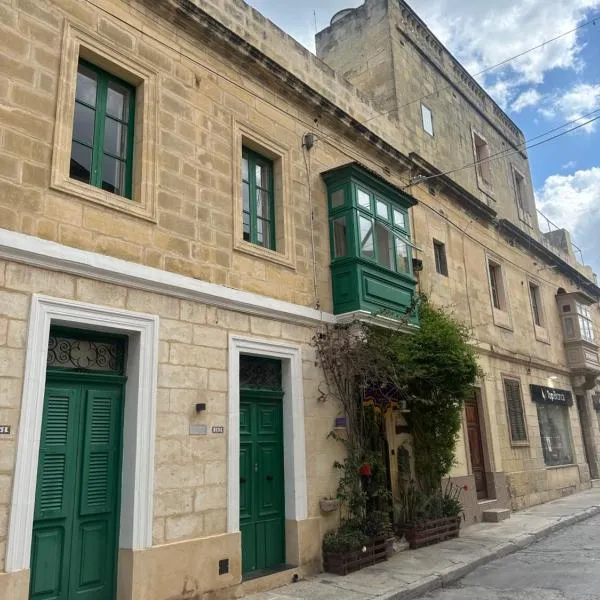 Ivy - Paola Modern Townhouse，位于佩奥拉的酒店