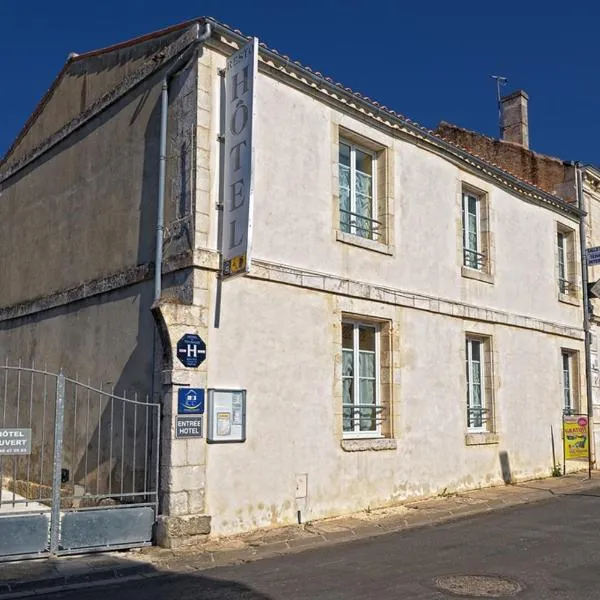 Hôtel Bar Restaurant La Marie Galante，位于奥雷龙圣乔治的酒店