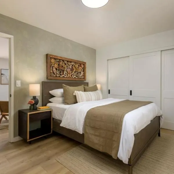 Private Balcony and Coastal Escape，位于萨默兰的酒店