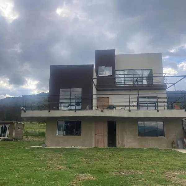 Granja Ecoturística Encuentros，位于瓜塔维塔的酒店