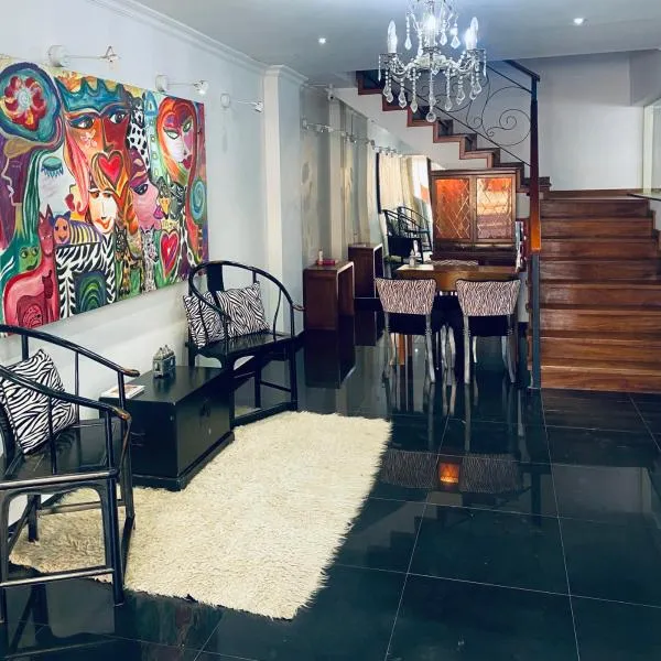 THE HEIRS Departamentos，位于波萨达斯的酒店