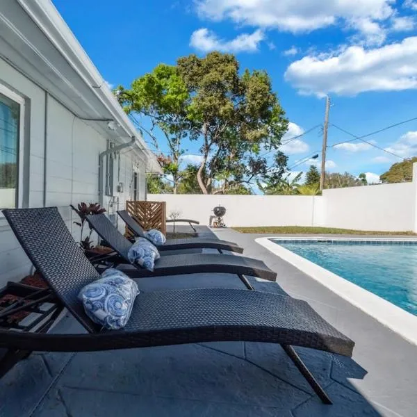 Relax in Lakeland Home, Swim, Pool, Arcade LegoLand, Disney, Bush Garden，位于莱克兰的酒店