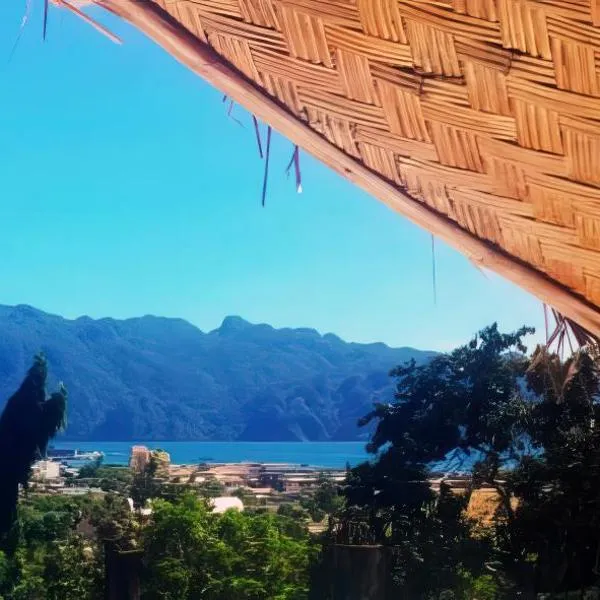 Charming seaview chalet with AC, kitchen, downtown，位于科隆的酒店