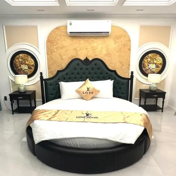 Love Luxury Hotel Bà Điểm，位于胡志明市的酒店
