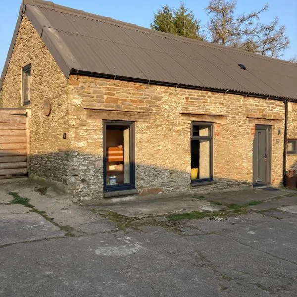 The Milking Parlour at Berthllwyd，位于Quakers Yard的酒店