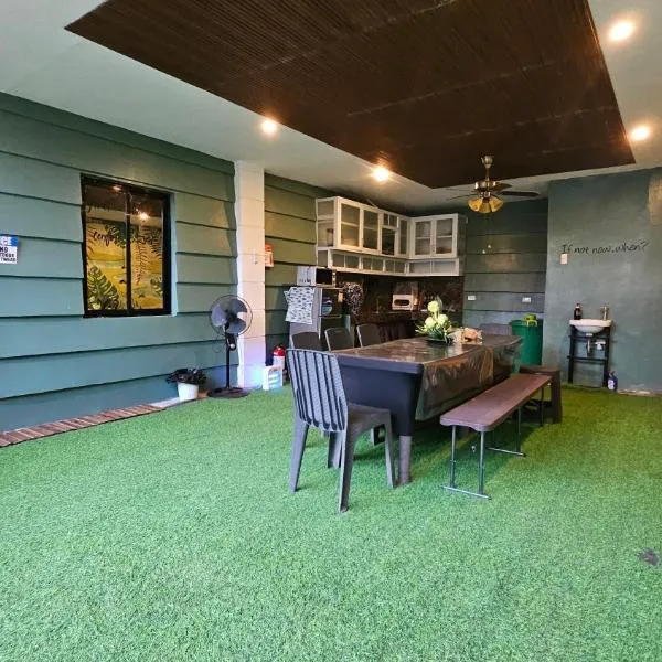 Natural Haven with Netflix Kubo Videoke & Alfresco Dining，位于达斯马里尼亚斯的酒店