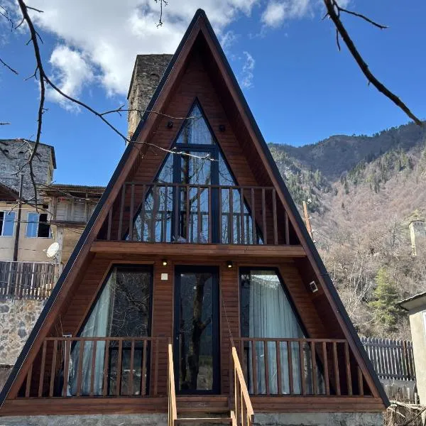 Cozy Cottage JuFu，位于梅斯蒂亚的酒店