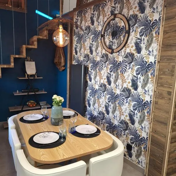 Appartement de charme rénové "Le Glandon"，位于Saint-Avre的酒店