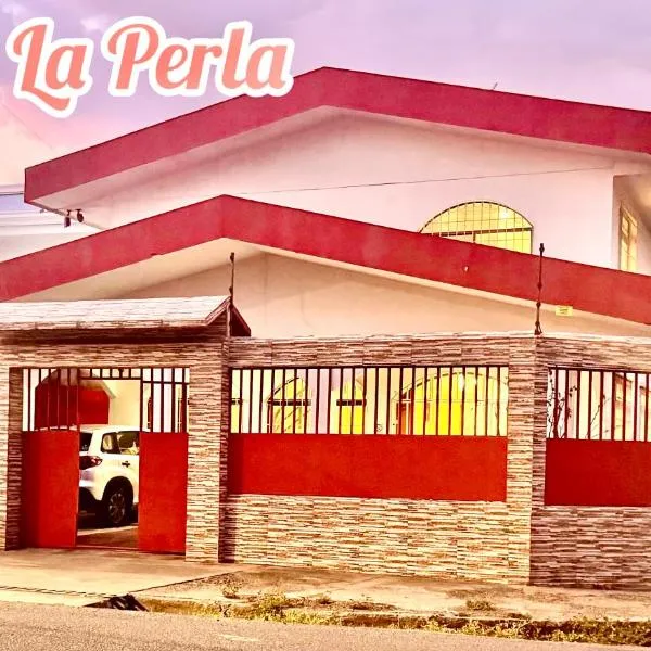 Hostel La Perla，位于蓬塔雷纳斯的酒店