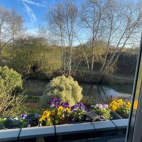 Private Room in Cozy Shared Apartment，位于拉格比的酒店