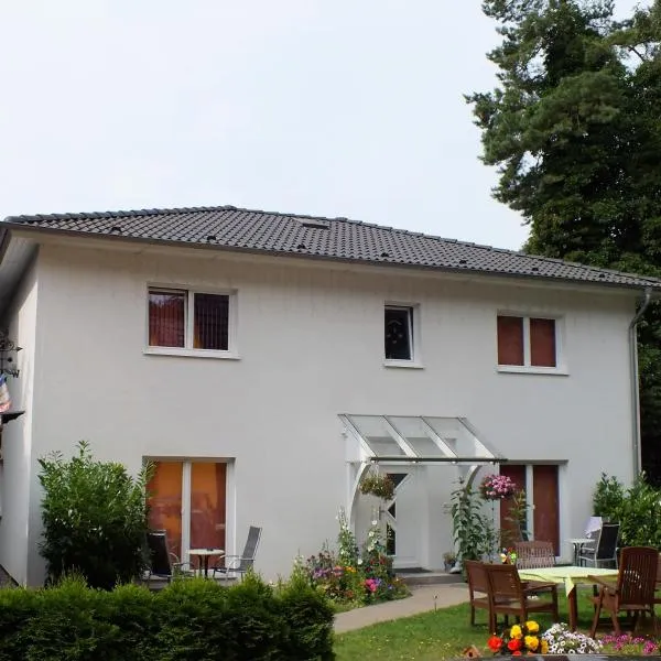 Carolas Ferienwohnungen im Ostseebad Heringsdorf，位于黑灵斯多夫的酒店