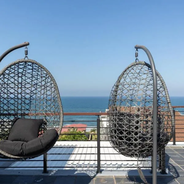 Ocean View Escape with Private Rooftop -Sancta Maria，位于Kingsburgh的酒店