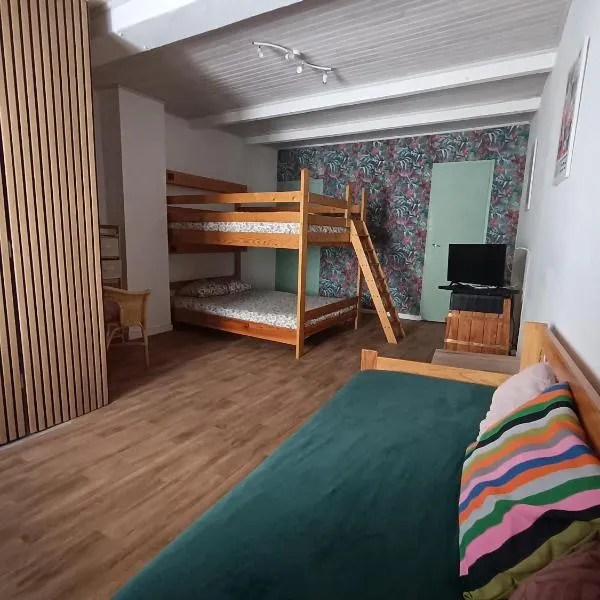 Chambre d'hôte Les Maisons de Gaïa，位于Tuchan的酒店
