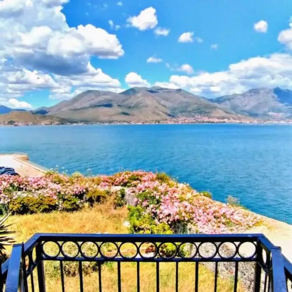 Domus Vittorio，位于加埃塔的酒店