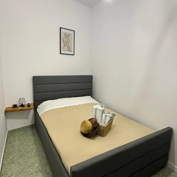 Le Rocher 2，位于埃尔莫波利斯的酒店