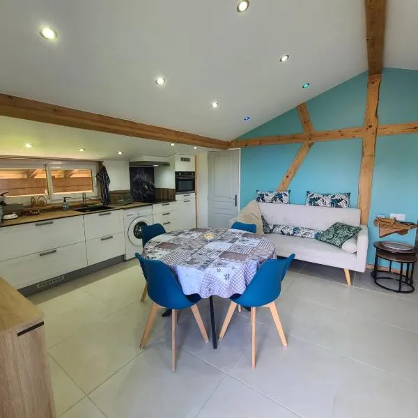 - - - - -Les Colombages - - - - Chambre d'hôtes-Gîte- Classement Gîte 3 étoiles，位于米雷普瓦的酒店