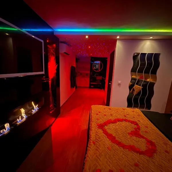 Loveroom - SPICY LOVE - située entre Nice et Cannes, Alpes Maritimes，位于卢贝新城的酒店