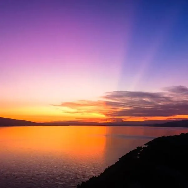 Apartment GOLDENS with a sea view，位于塞尼的酒店