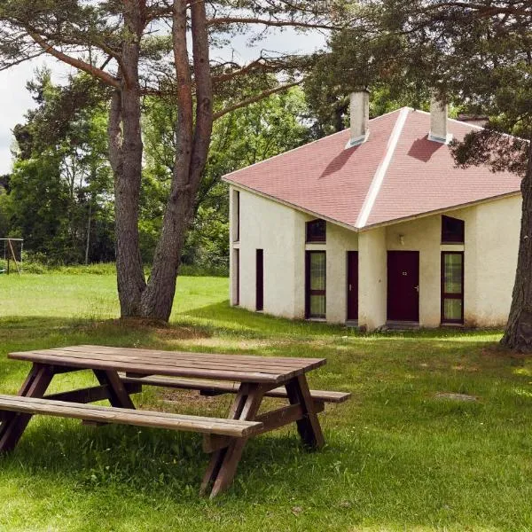 Les Gîtes du Bois de Chelles，位于La Chapelle-Geneste的酒店