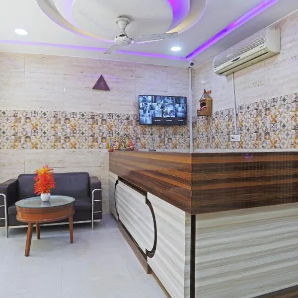 Hotel Star Lite -Near Delhi Airport，位于加姆布的酒店
